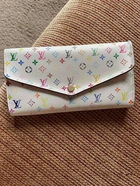 Authentic Louis Vuitton white Murakami emilie with COA